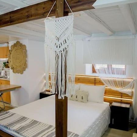 Yard- Family Retreat Apartment Corinth Екстериор снимка