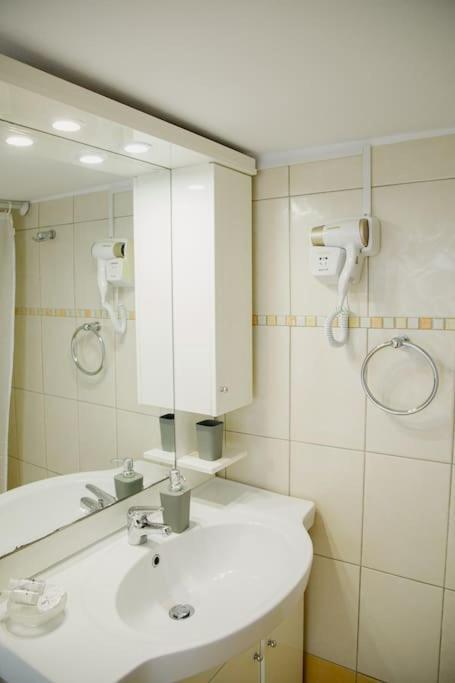 Yard- Family Retreat Apartment Corinth Екстериор снимка